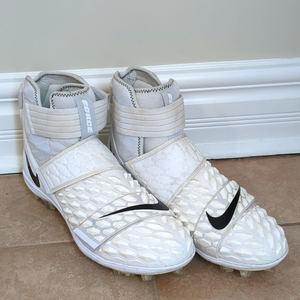 Nike Mens Force Savage Elite 2 Football Cleat Size 15